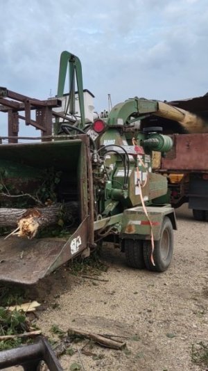 Chipping logs